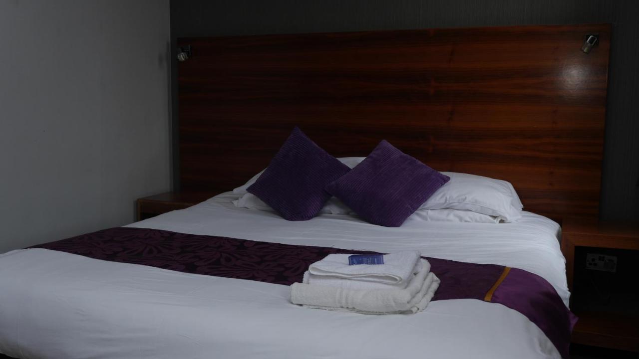 Bennetts Hotel Лонг Итън Екстериор снимка