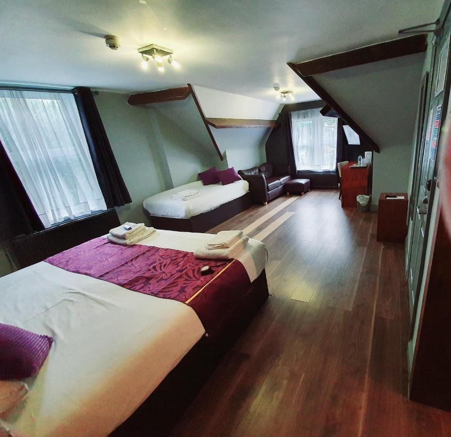 Bennetts Hotel Лонг Итън Екстериор снимка