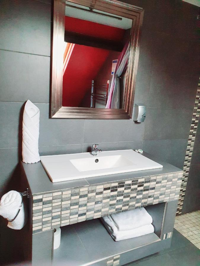 Bennetts Hotel Лонг Итън Екстериор снимка