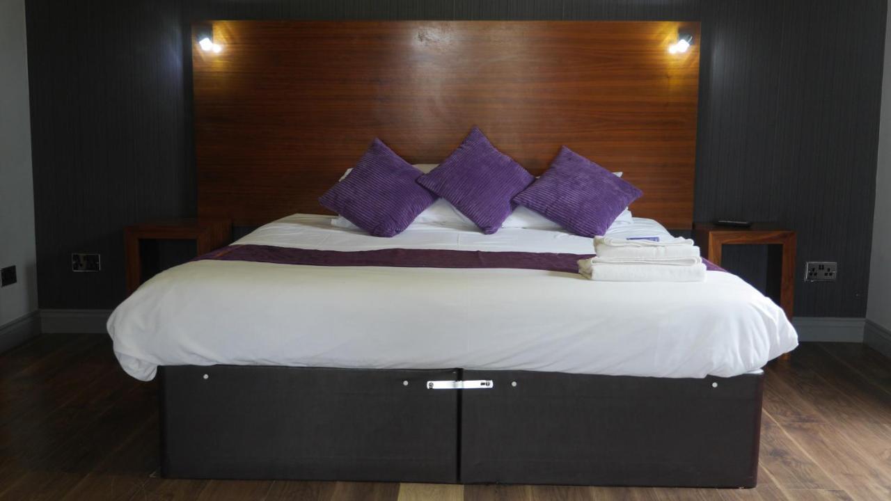 Bennetts Hotel Лонг Итън Екстериор снимка