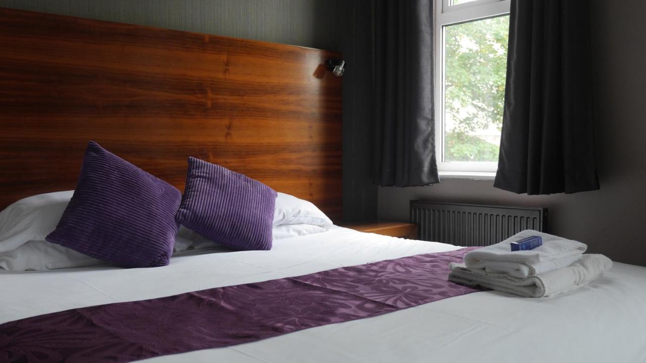 Bennetts Hotel Лонг Итън Екстериор снимка
