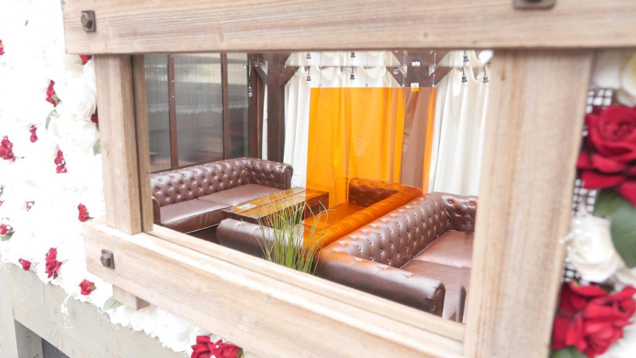 Bennetts Hotel Лонг Итън Екстериор снимка