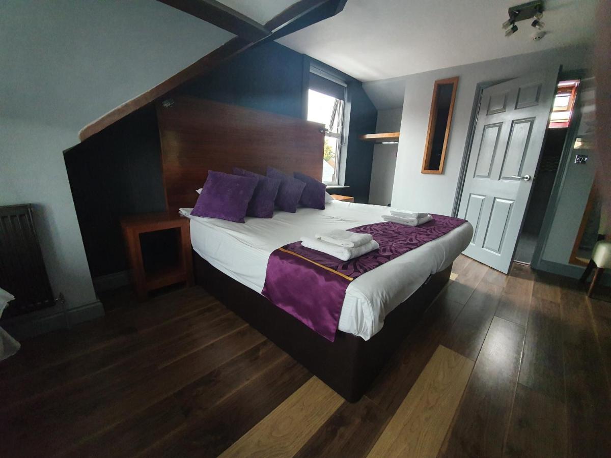 Bennetts Hotel Лонг Итън Екстериор снимка