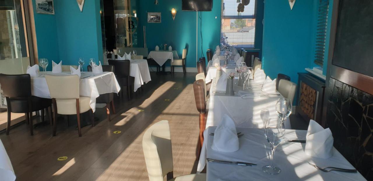 Bennetts Hotel Лонг Итън Екстериор снимка