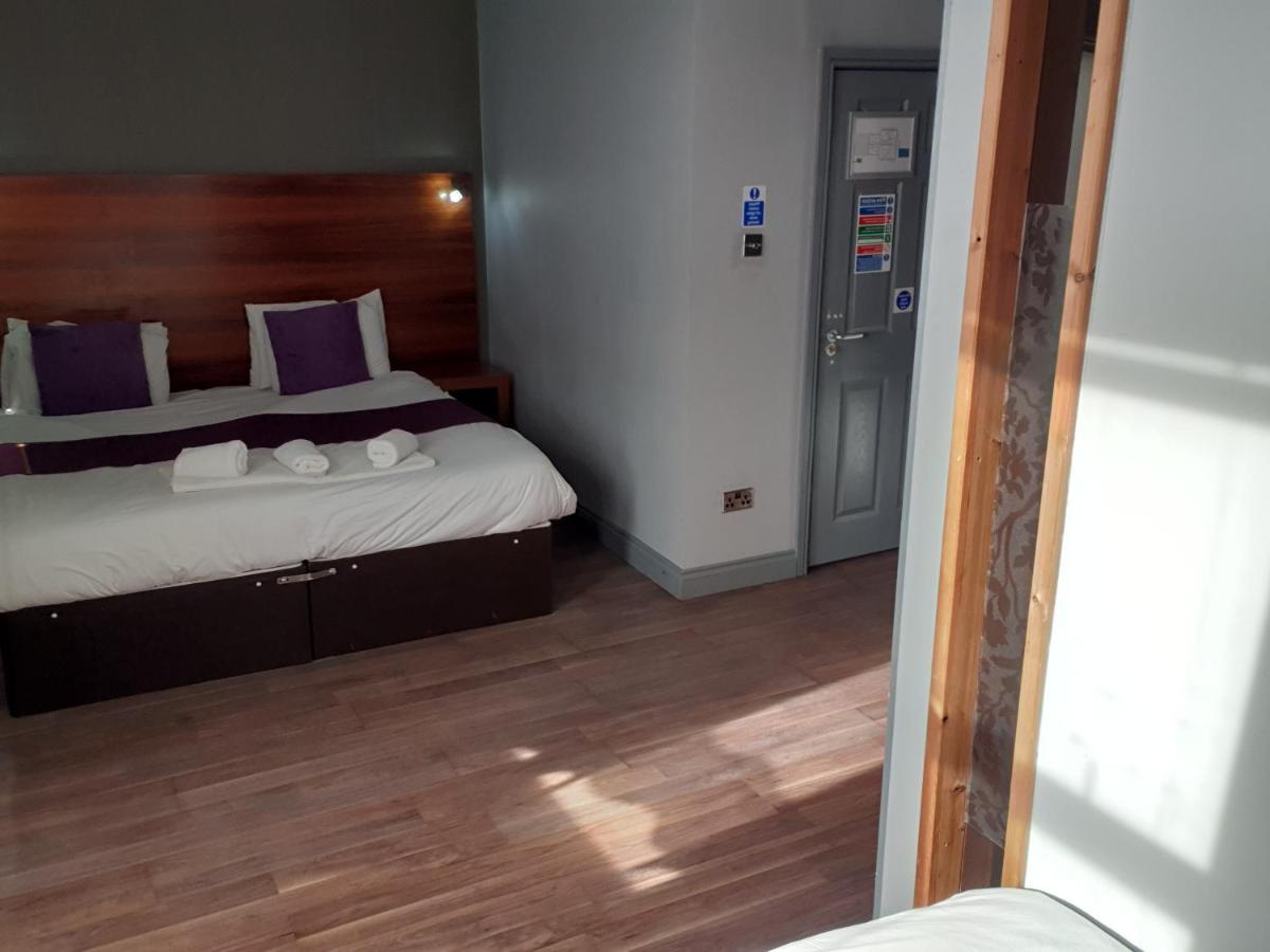 Bennetts Hotel Лонг Итън Екстериор снимка