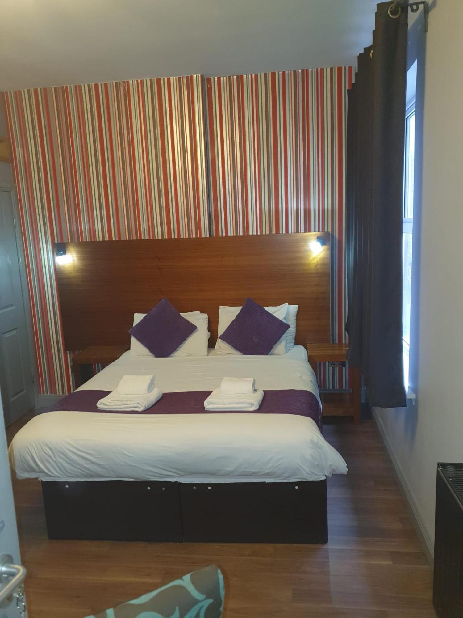 Bennetts Hotel Лонг Итън Екстериор снимка