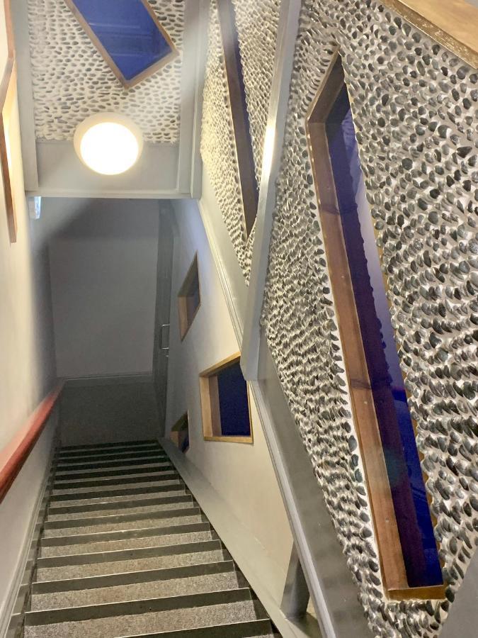 Bennetts Hotel Лонг Итън Екстериор снимка