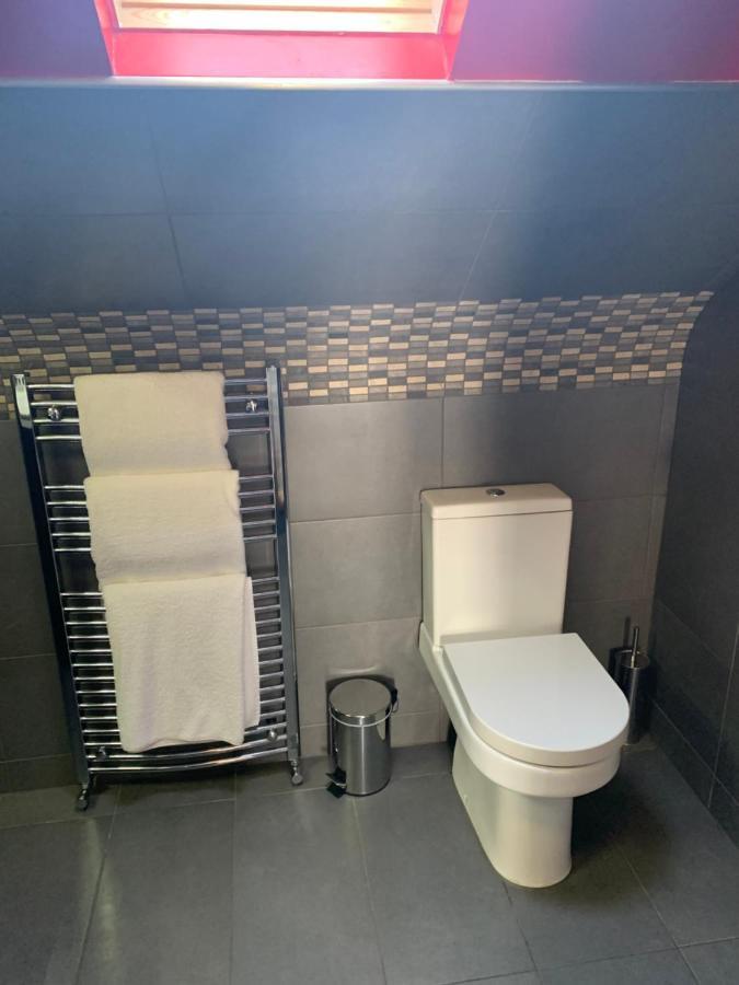 Bennetts Hotel Лонг Итън Екстериор снимка