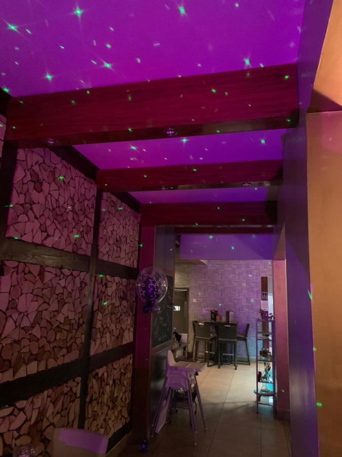 Bennetts Hotel Лонг Итън Екстериор снимка